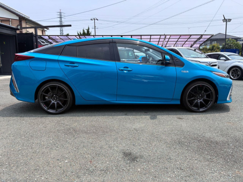 PRIUS PHV