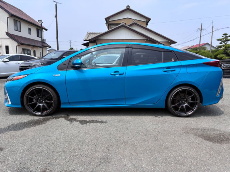 PRIUS PHV