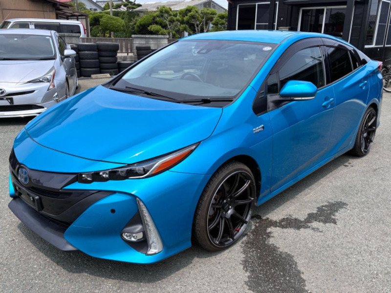 TOYOTA PRIUS PHV