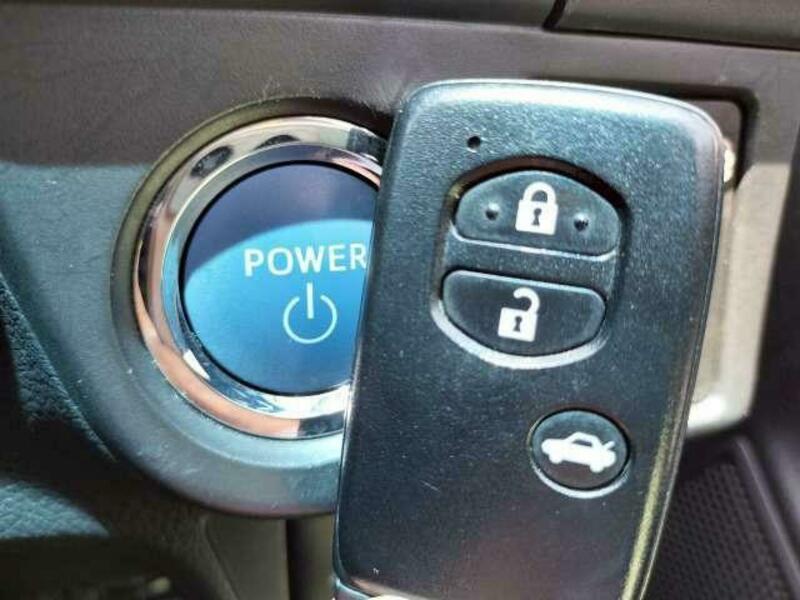COROLLA AXIO