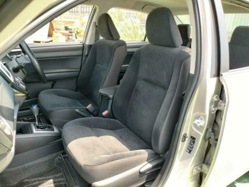 COROLLA AXIO