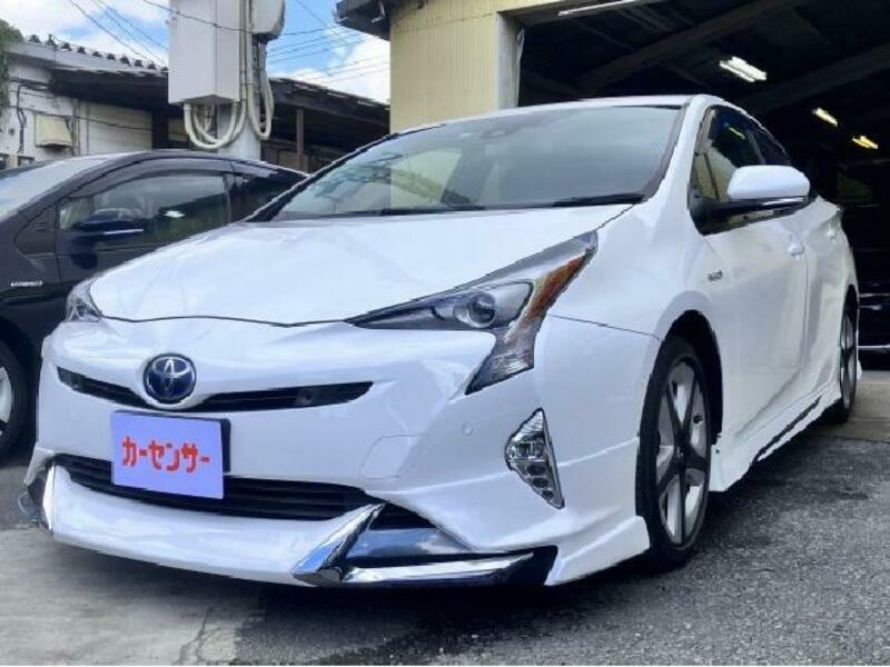 TOYOTA PRIUS