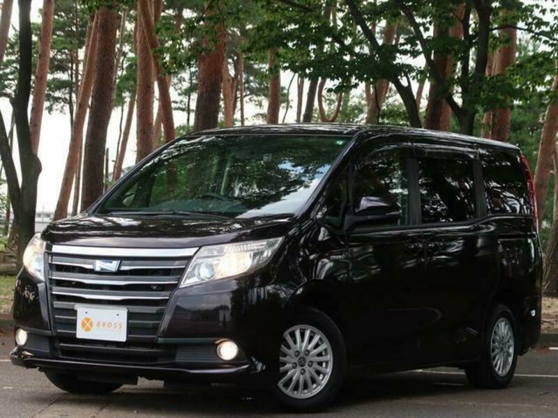 TOYOTA NOAH