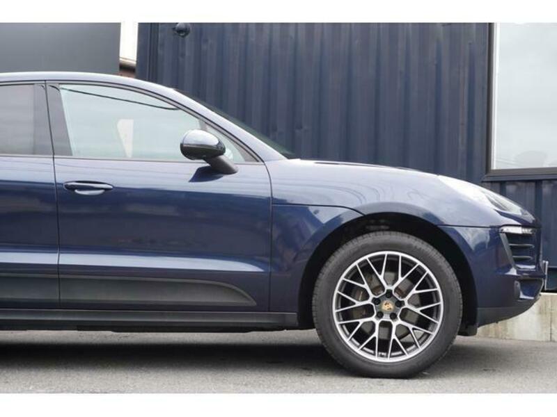 MACAN