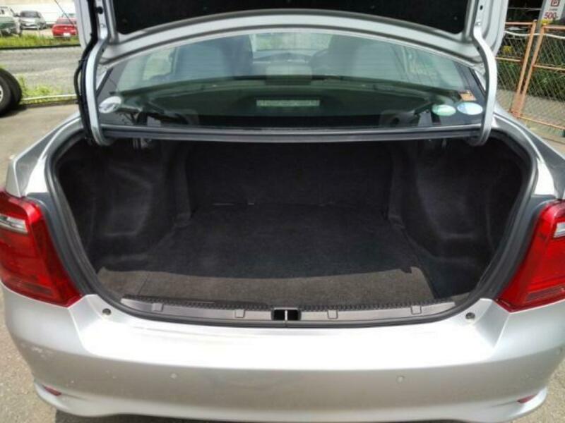 COROLLA AXIO