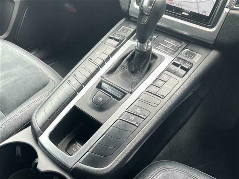 MACAN