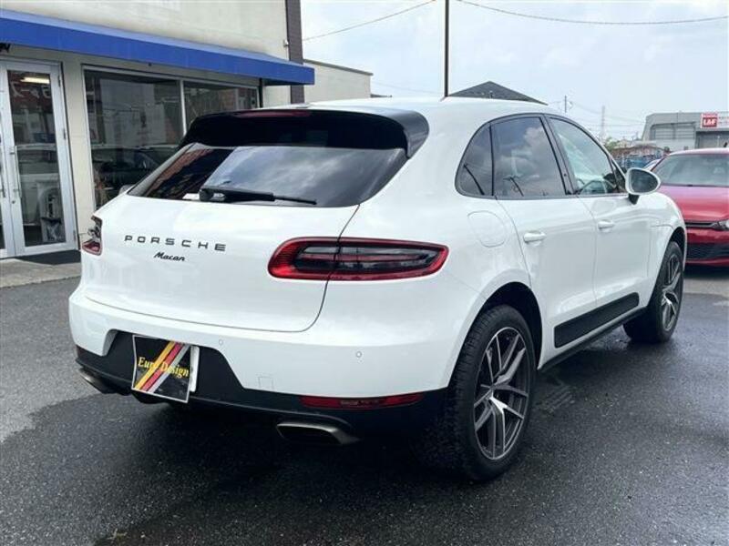 MACAN