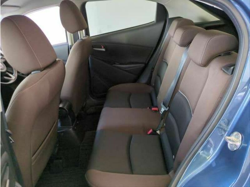 MAZDA2