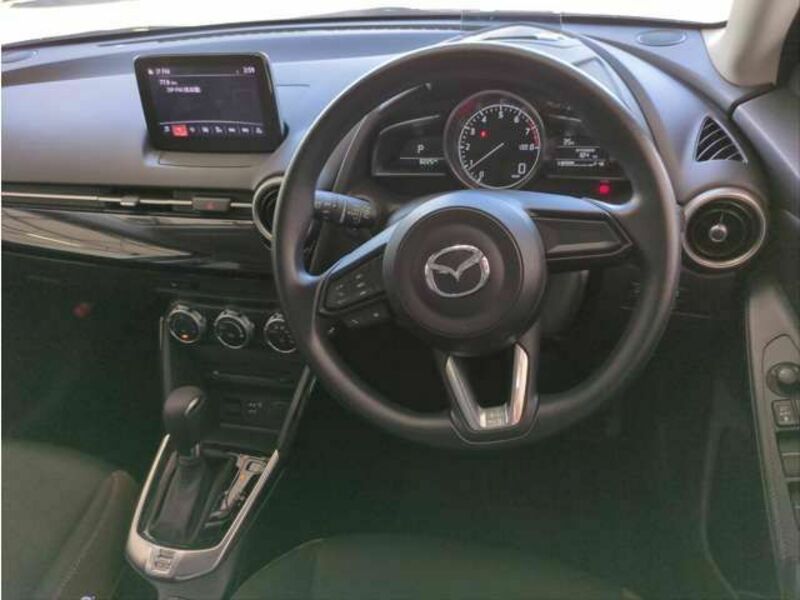 MAZDA2