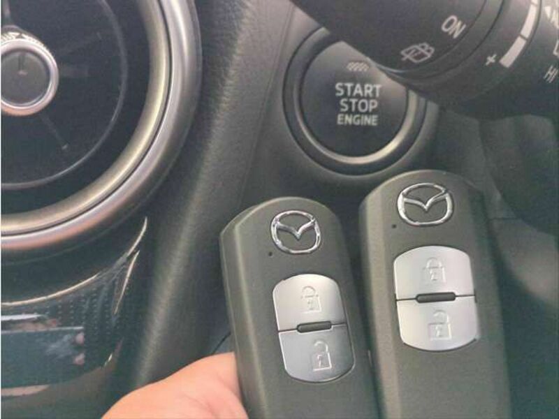 MAZDA2