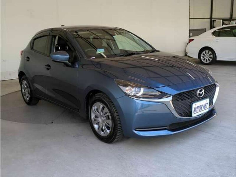 MAZDA2