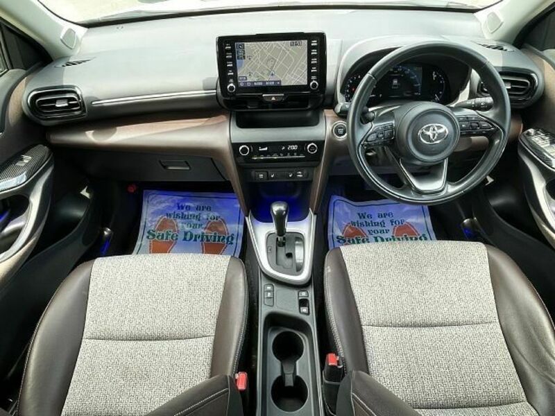 YARIS CROSS