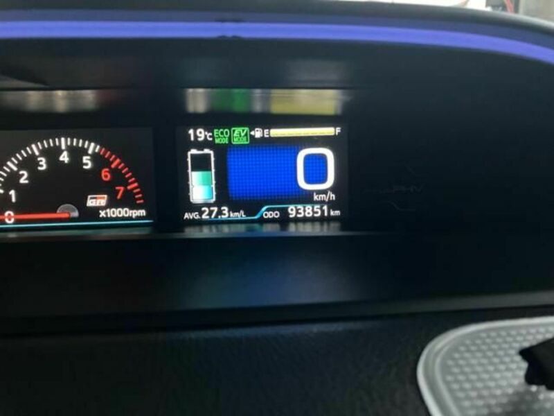 PRIUS PHV