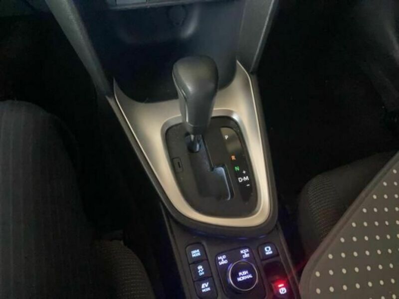 YARIS CROSS