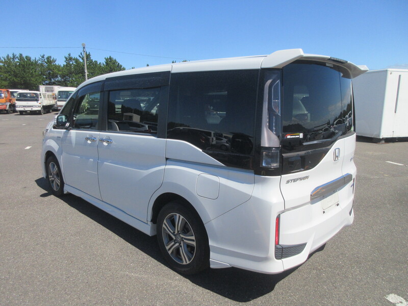 STEP WAGON