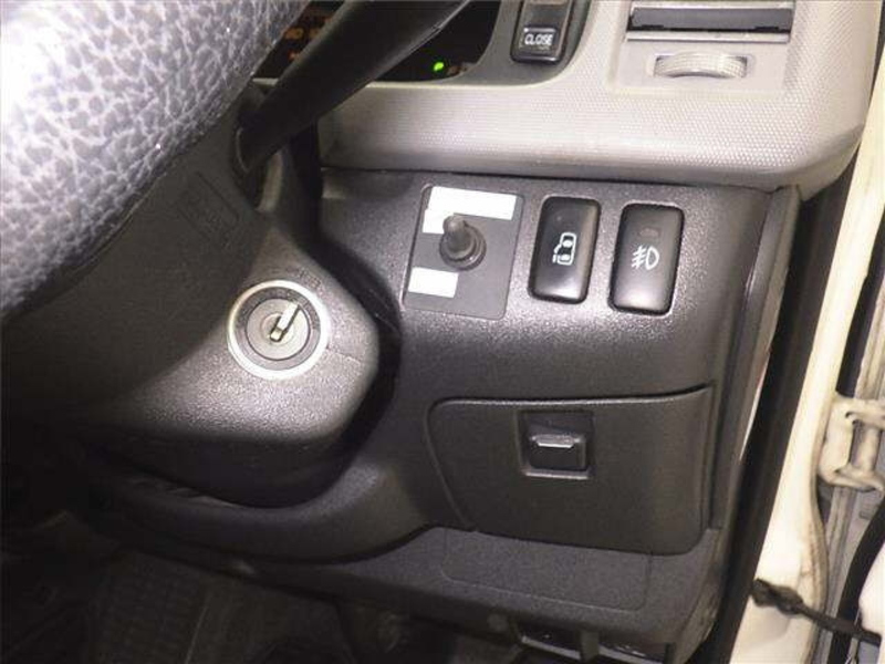 HIACE COMMUTER