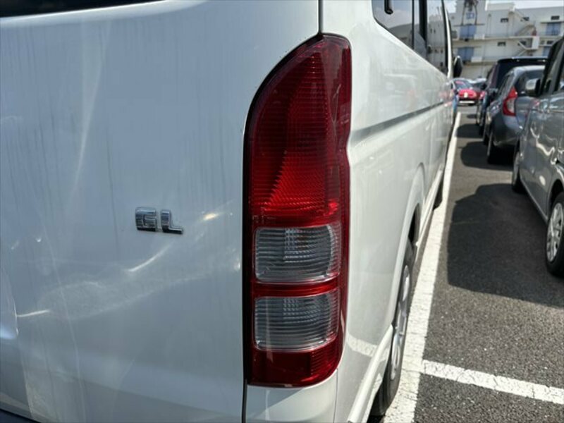 HIACE COMMUTER
