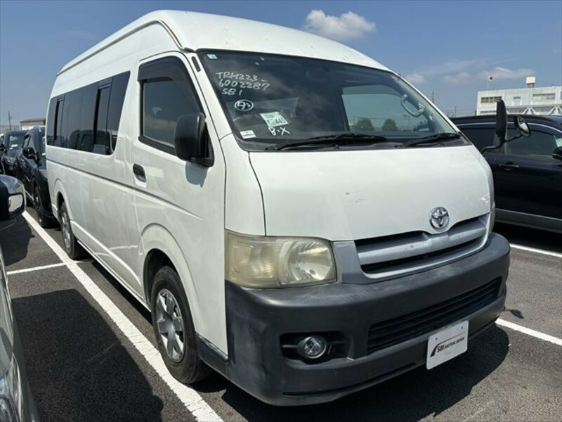HIACE COMMUTER