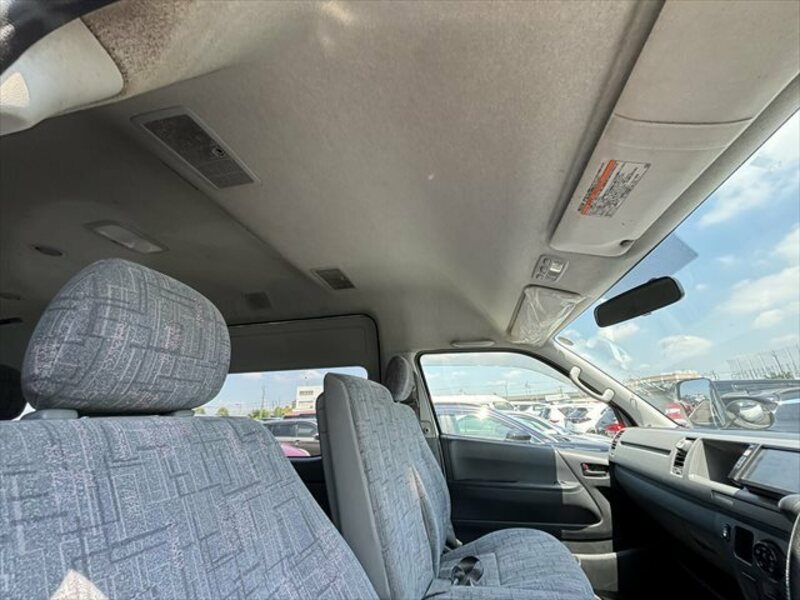 HIACE COMMUTER