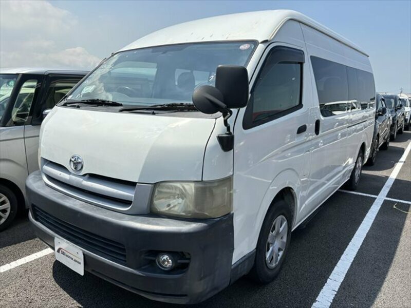 HIACE COMMUTER