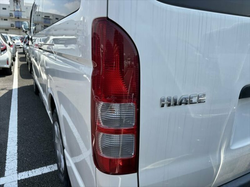 HIACE COMMUTER