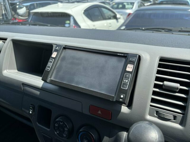 HIACE COMMUTER