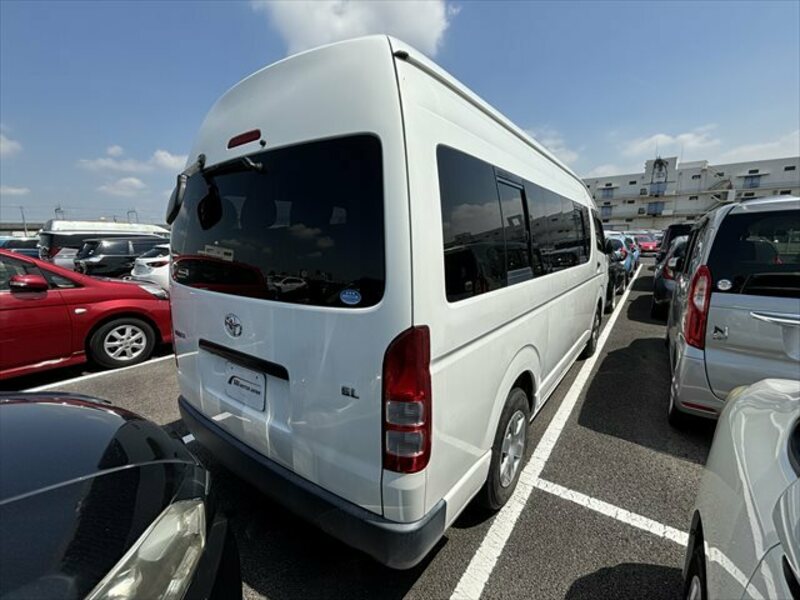 HIACE COMMUTER