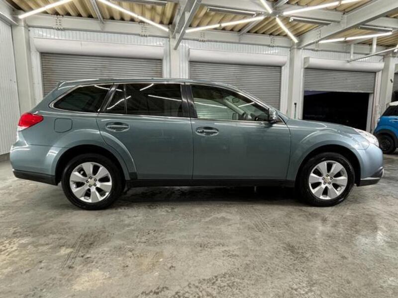LEGACY OUTBACK