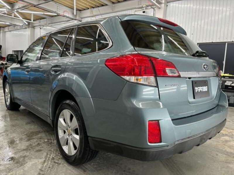 LEGACY OUTBACK