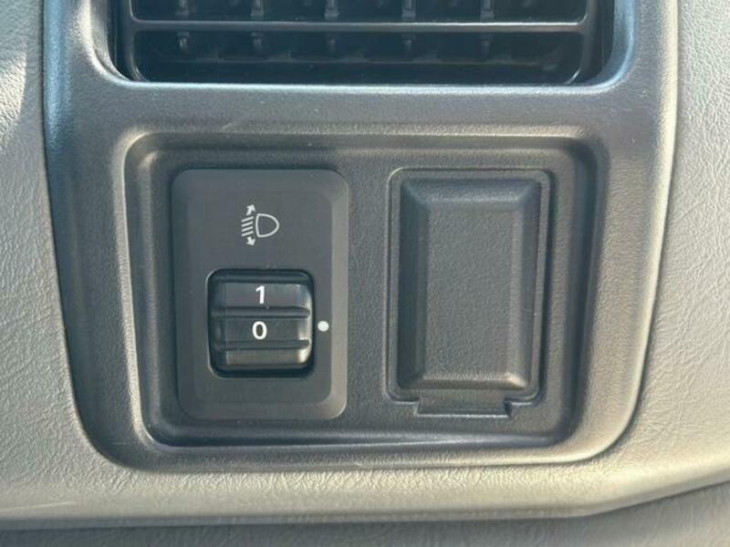 CLIPPER TRUCK