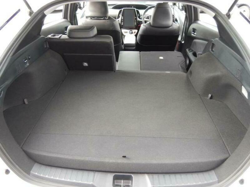 PRIUS PHV