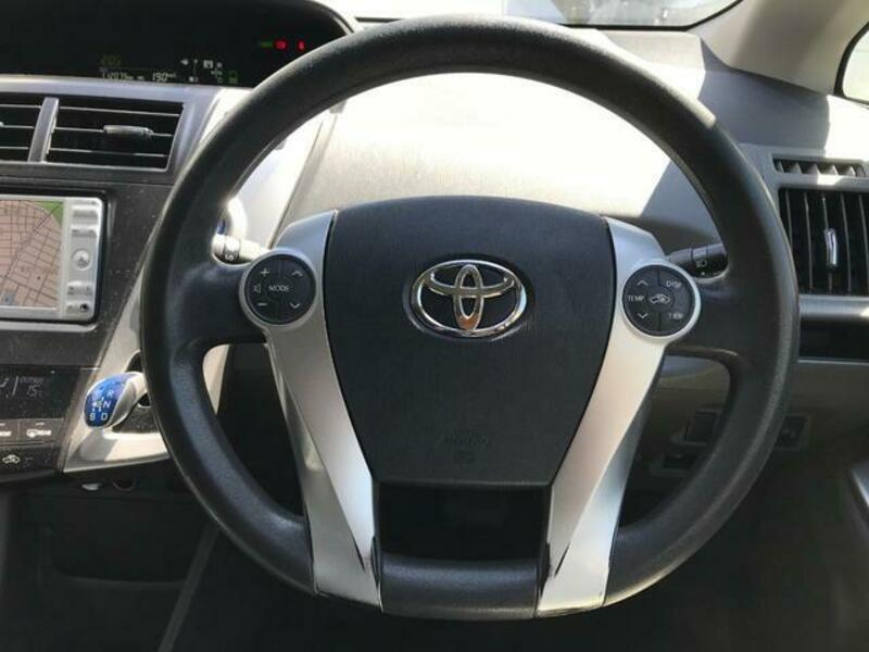 PRIUS ALPHA