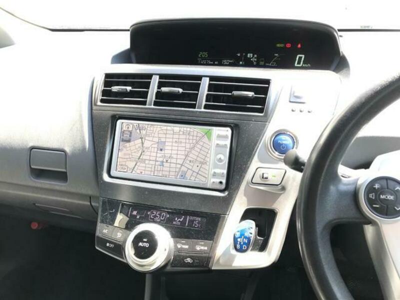 PRIUS ALPHA