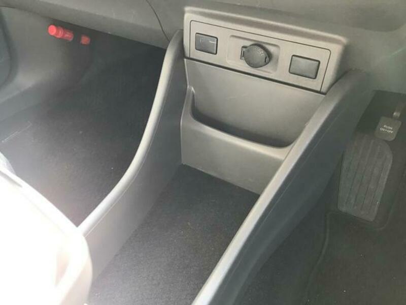 PRIUS ALPHA