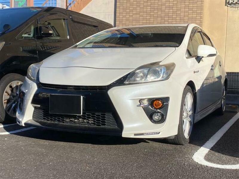 TOYOTA PRIUS
