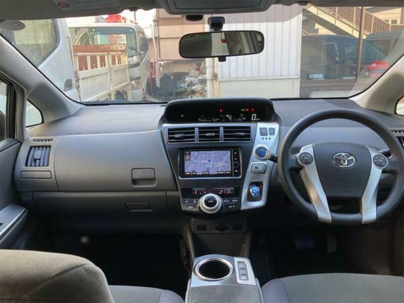 PRIUS ALPHA