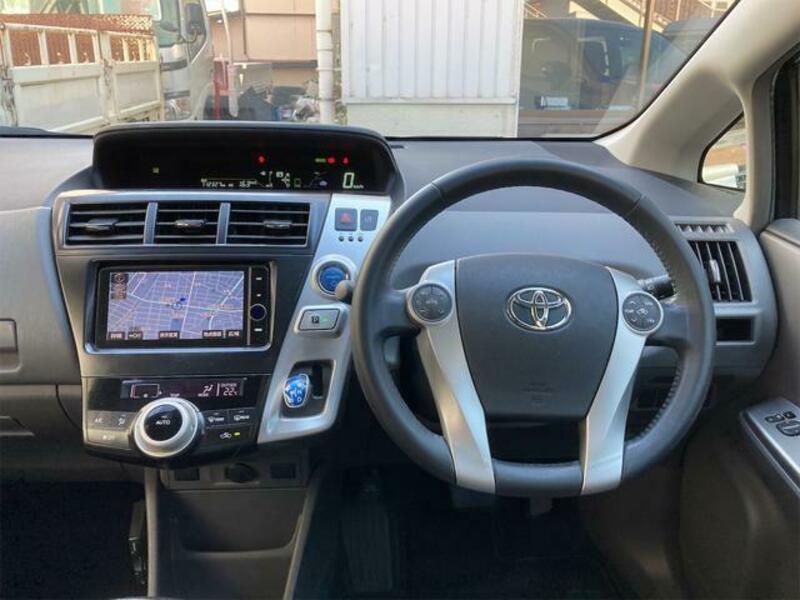 PRIUS ALPHA