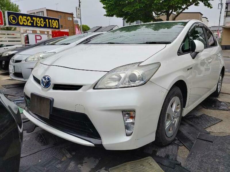 TOYOTA PRIUS