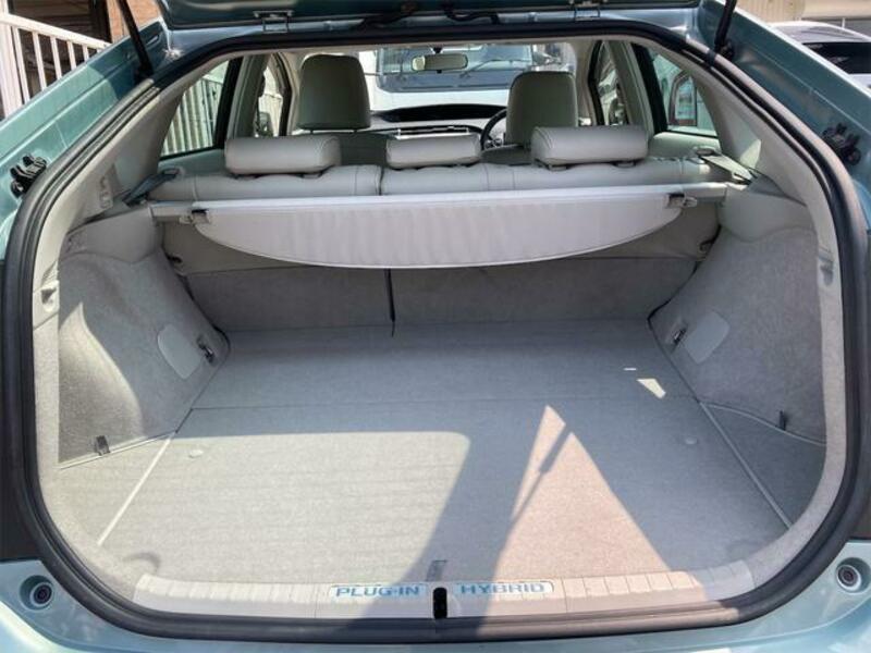 PRIUS PHV