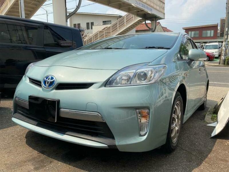 TOYOTA PRIUS PHV