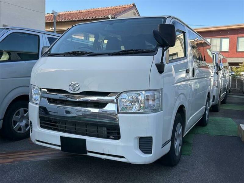 TOYOTA HIACE VAN