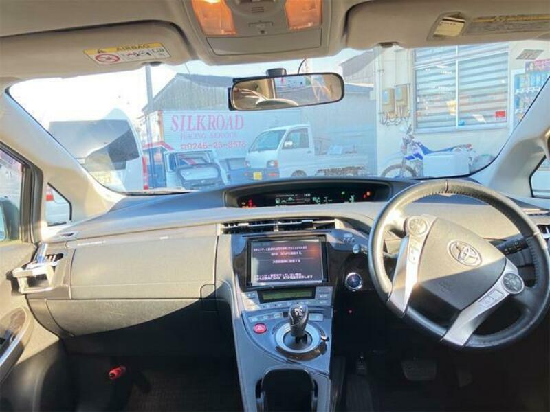 PRIUS PHV