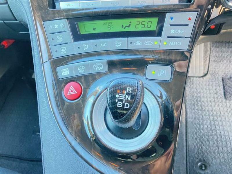 PRIUS PHV