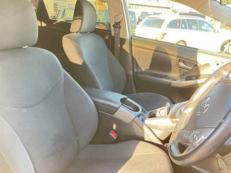 PRIUS PHV