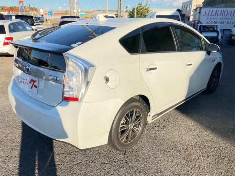 PRIUS PHV