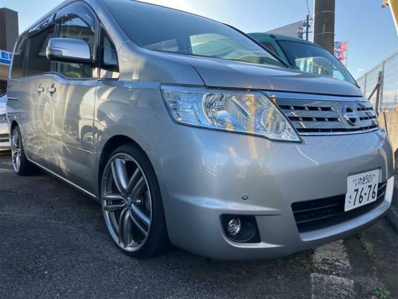 NISSAN SERENA