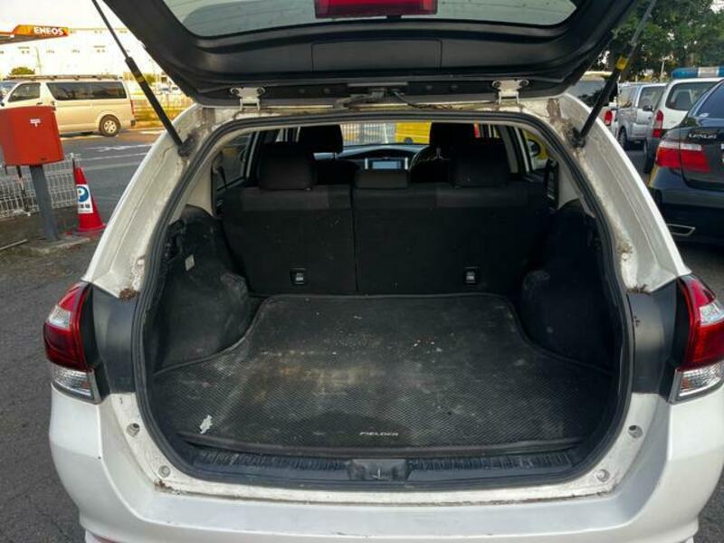 COROLLA FIELDER