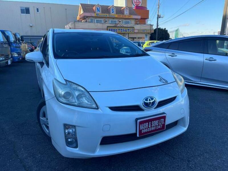 TOYOTA PRIUS