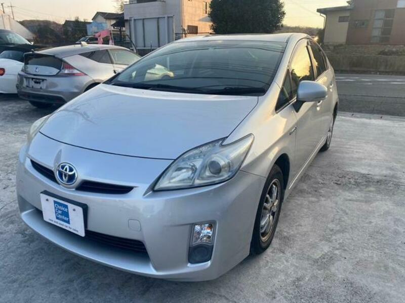 TOYOTA PRIUS