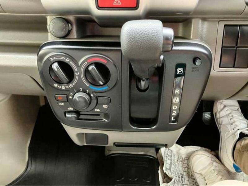 MINICAB VAN